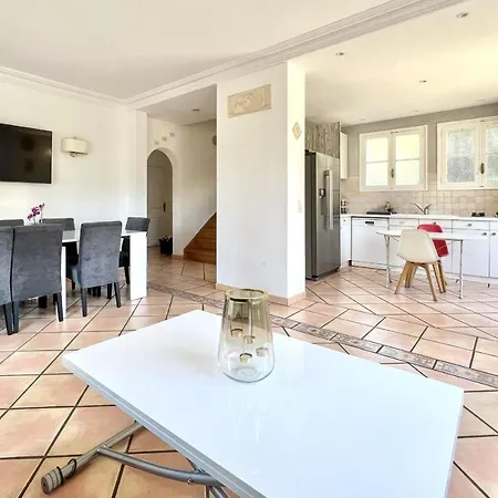 Peaceful 5-br 3bath - Pool - Near Downtown Hébergement de vacances *