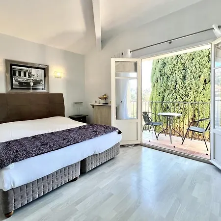 Hébergement de vacances Peaceful 5-br 3bath - Pool - Near Downtown *