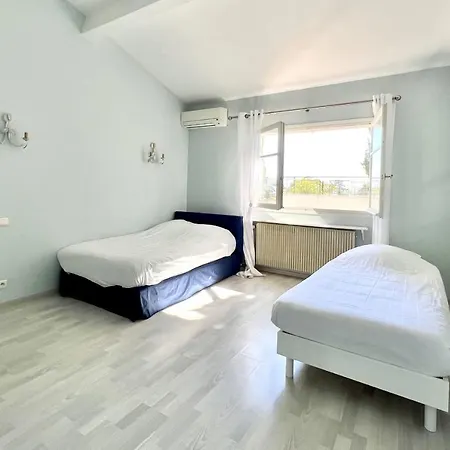 Peaceful 5-br 3bath - Pool - Near Downtown *