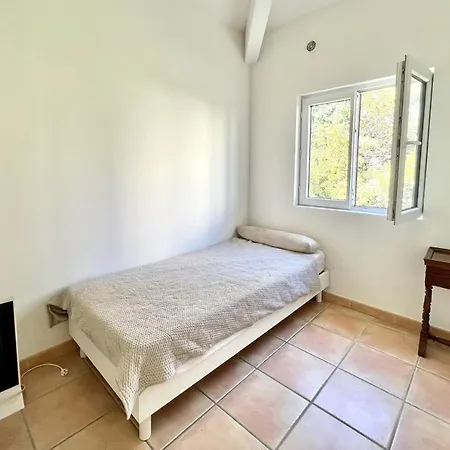 Hébergement de vacances Peaceful 5-br 3bath - Pool - Near Downtown *