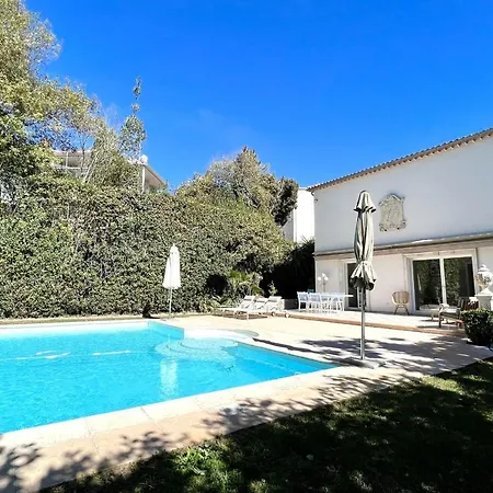 Peaceful 5-br 3bath - Pool - Near Downtown Hébergement de vacances *