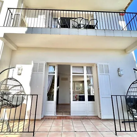 Hébergement de vacances Peaceful 5-br 3bath - Pool - Near Downtown